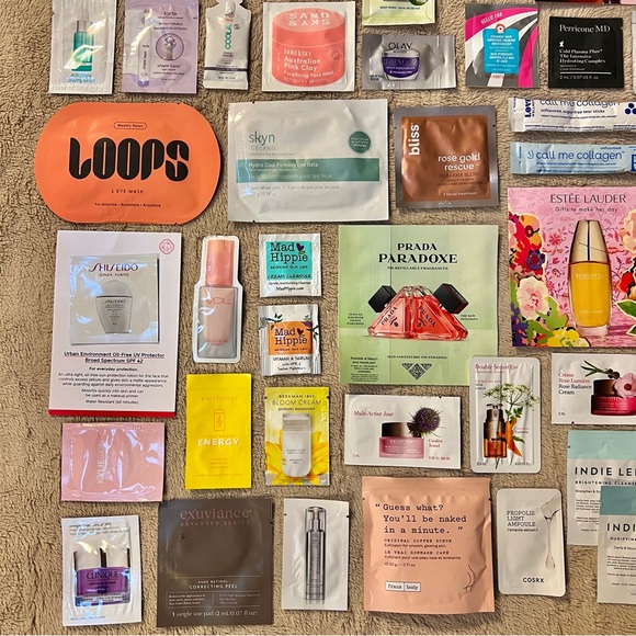 Huge Beauty Skin Care Sample Bundle - Picture 4 of 5